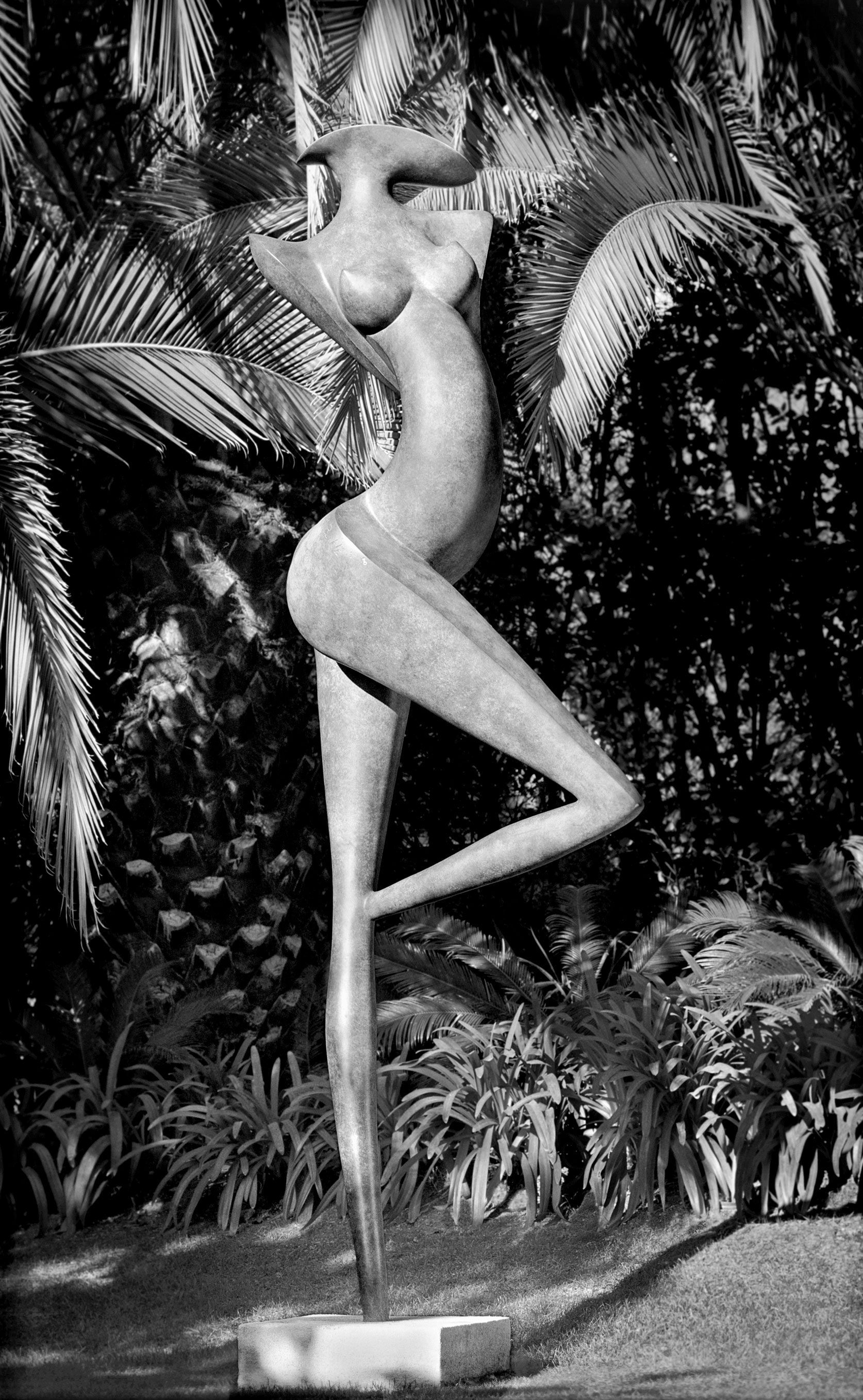 Danseuse, scultpture monumentale en bronze de Marion Bürklé