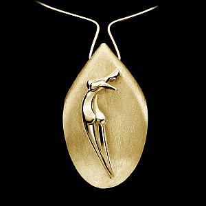 Nina,Shell Necklace 18 - carat gold signed by the artist Marion Bürklé